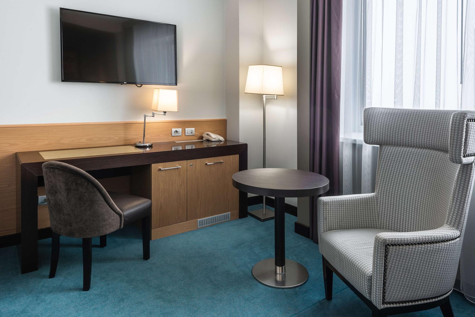 Radisson Hotel Astana Екстер'єр фото