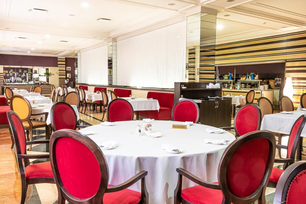 Radisson Hotel Astana Екстер'єр фото