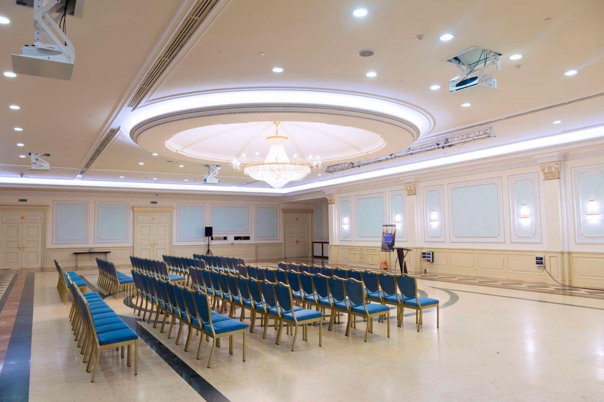 Radisson Hotel Astana Екстер'єр фото