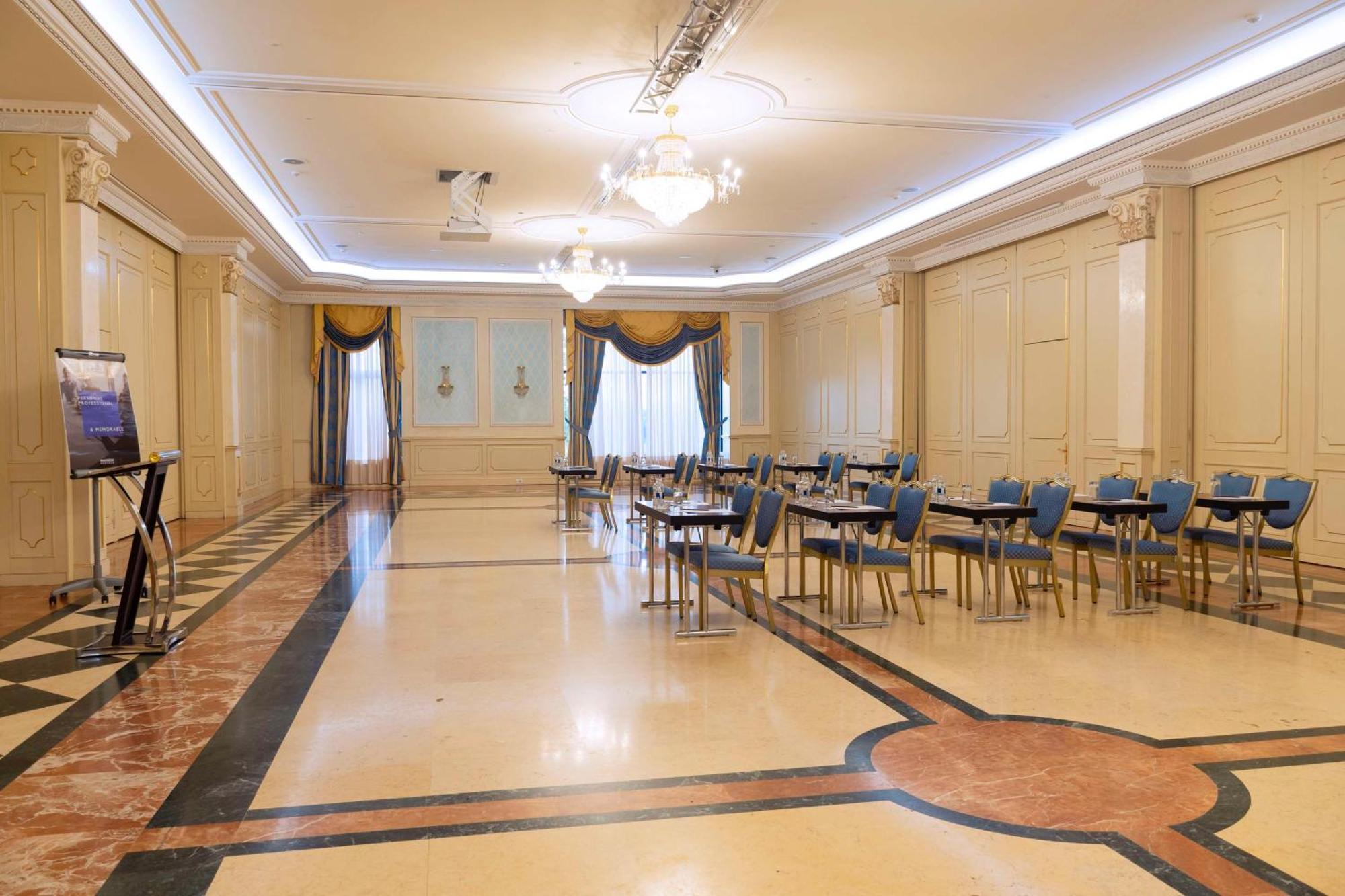Radisson Hotel Astana Екстер'єр фото