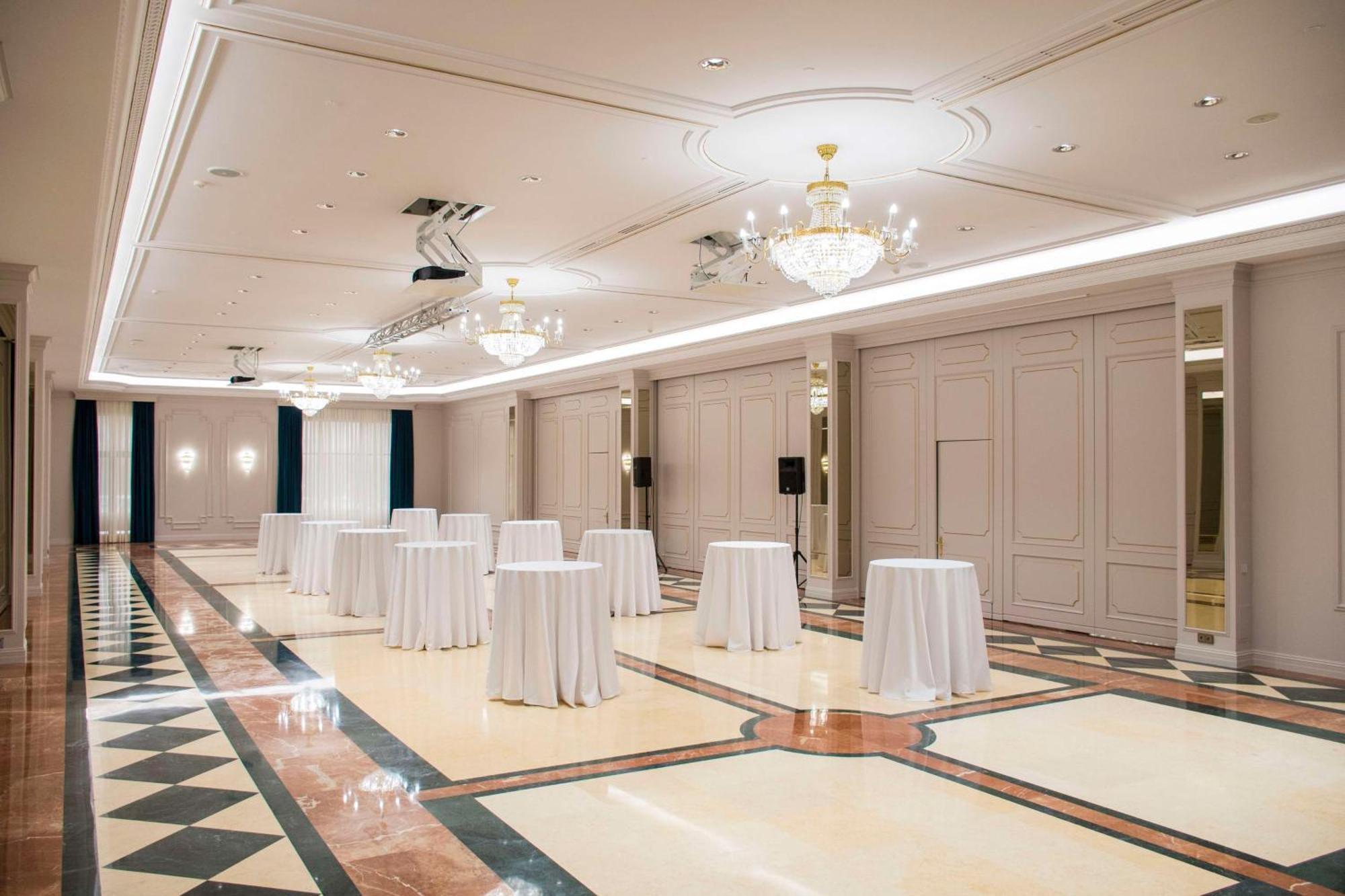 Radisson Hotel Astana Екстер'єр фото