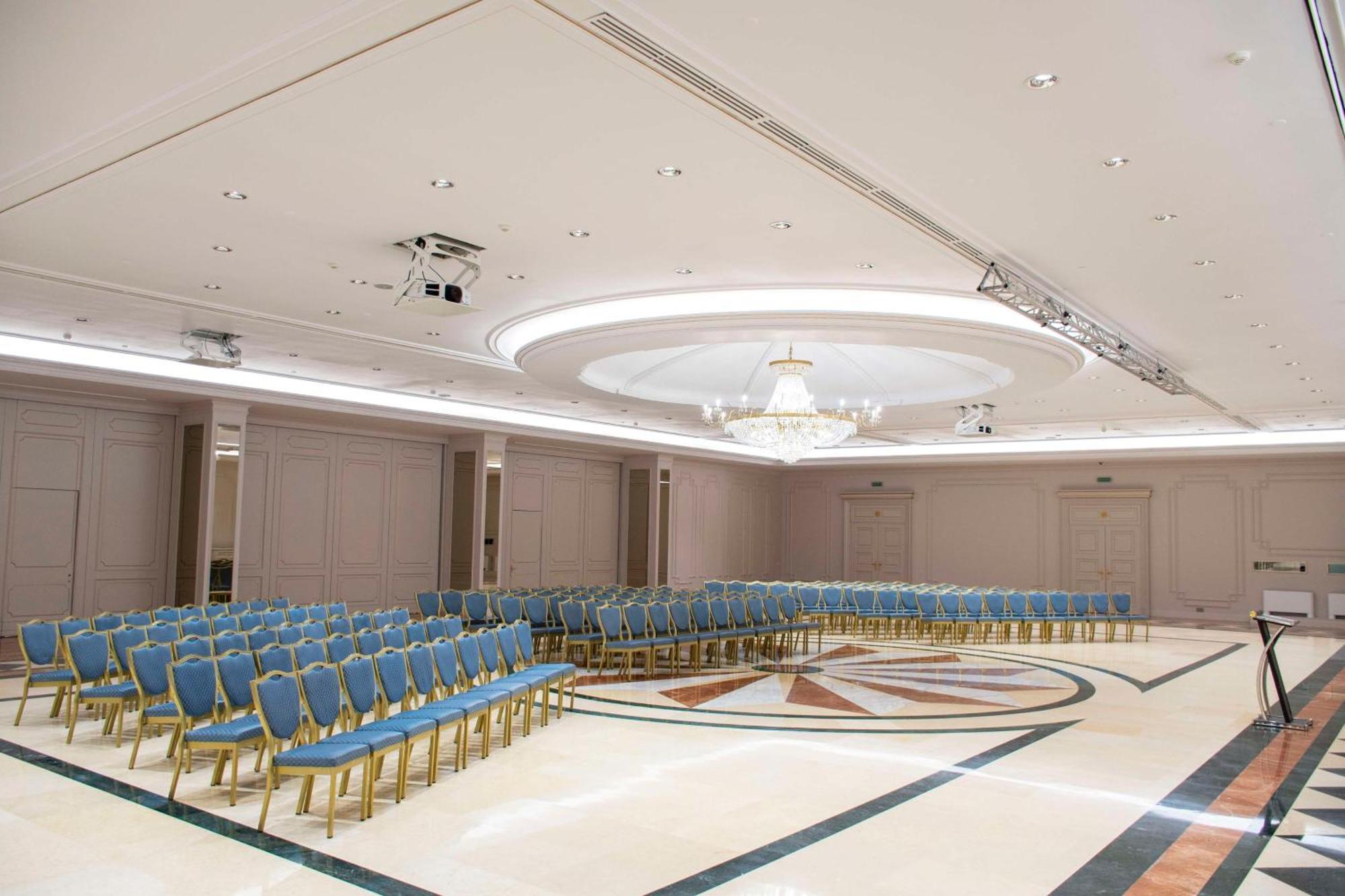 Radisson Hotel Astana Екстер'єр фото