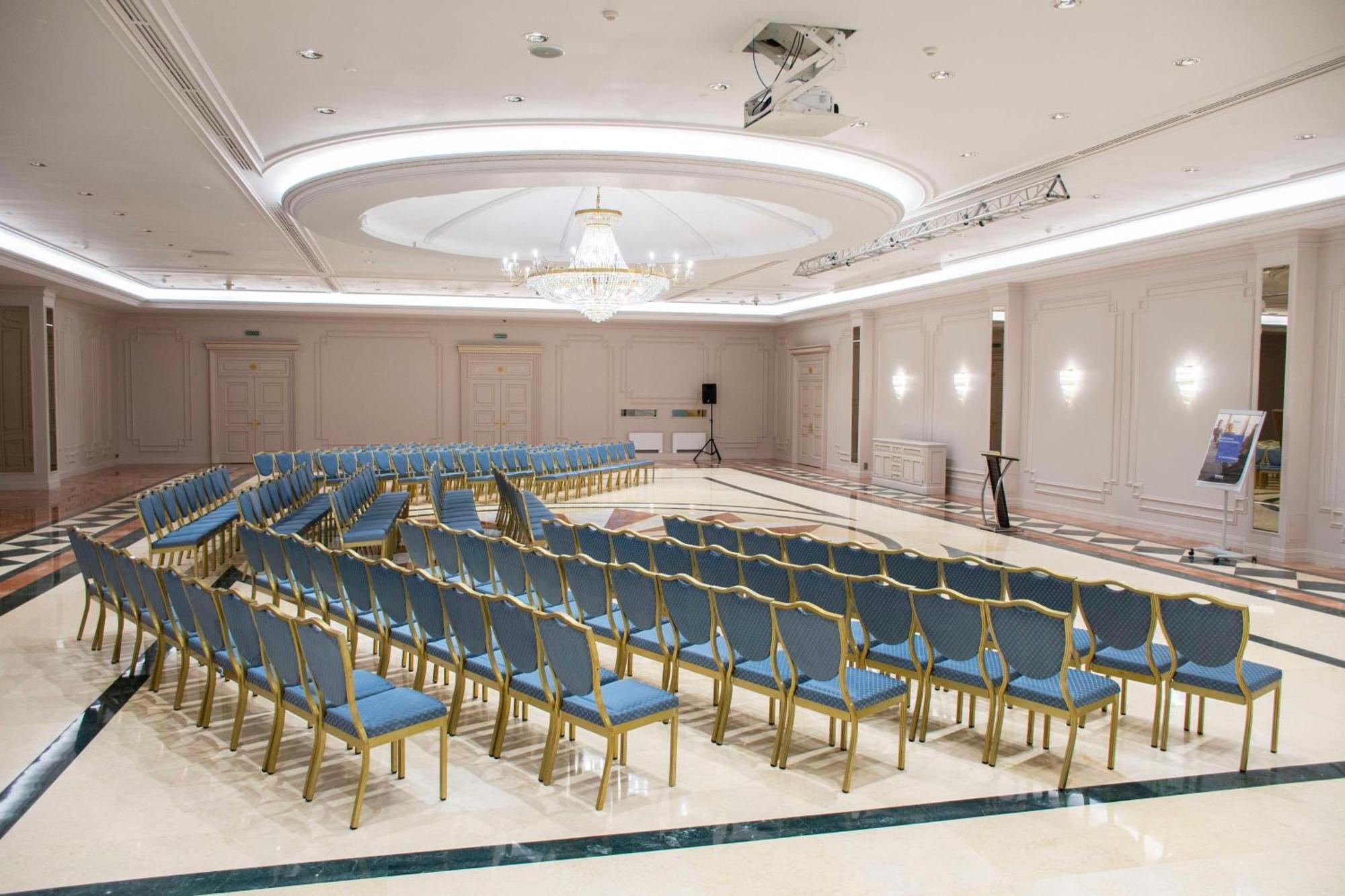 Radisson Hotel Astana Екстер'єр фото
